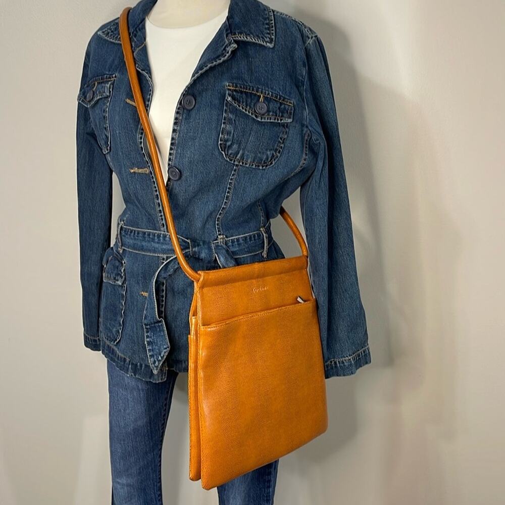 Tuci Italia Reptile Embossed Tan Leather Crossbody Shoulder Bag 12.5"x 11.25"